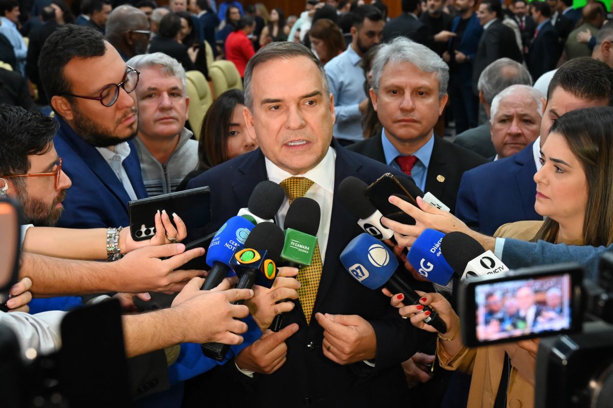 Mabel quer auditoria na gestão das maternidades e defende corte de gastos